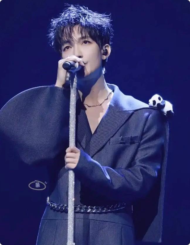 九游中国官方门户-Karsa重返赛场，夺冠首场状态出色，巴黎圣日耳曼观众沸腾！比赛高潮迭起的简单介绍-九游中国官方门户